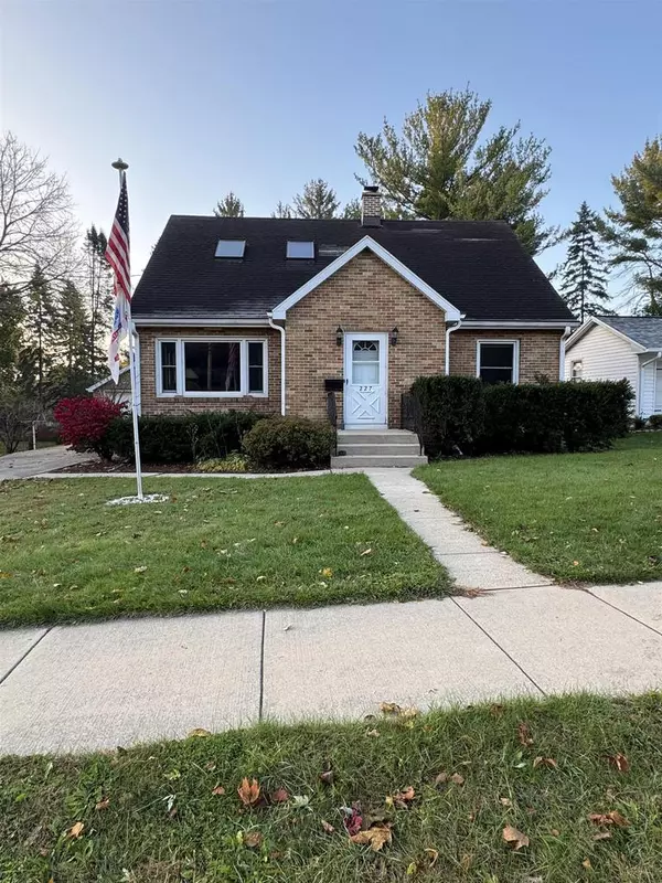 227 Windsor Street, Sun Prairie, WI 53590