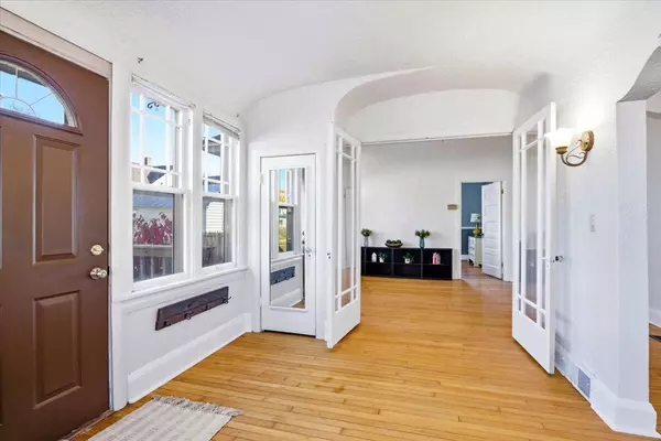 Baraboo, WI 53913,115 6th Avenue