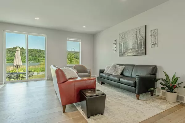 Madison, WI 53718,2006 AUTUMN LAKE Parkway