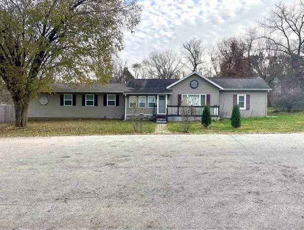 702 6th Street, Albany, WI 53502