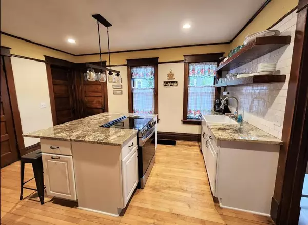 Baraboo, WI 53913,226 6th Avenue