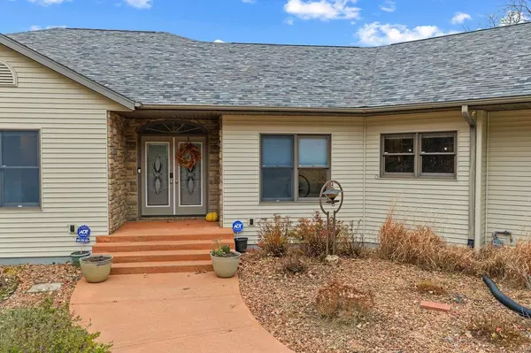S4362 Fox Hill Circle, Baraboo, WI 53913