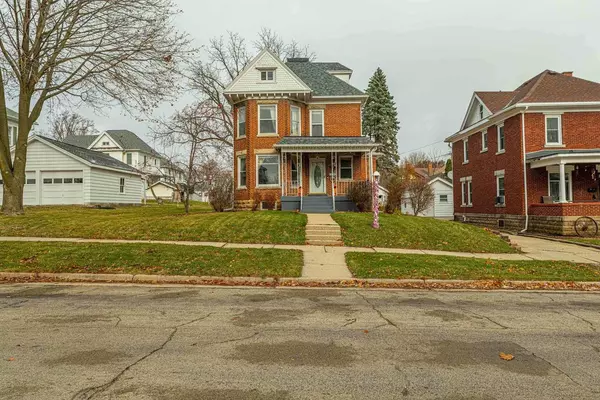 2113 11th Street, Monroe, WI 53566