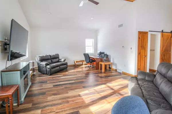 Cambridge, WI 53523,W9350 Oakland Road