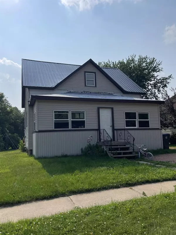 221 S THIRD STREET, Colby, WI 54421