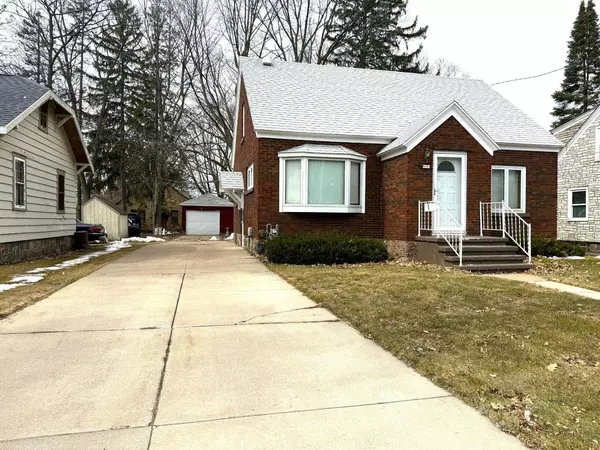 222 S SUPERIOR STREET, Antigo, WI 54409