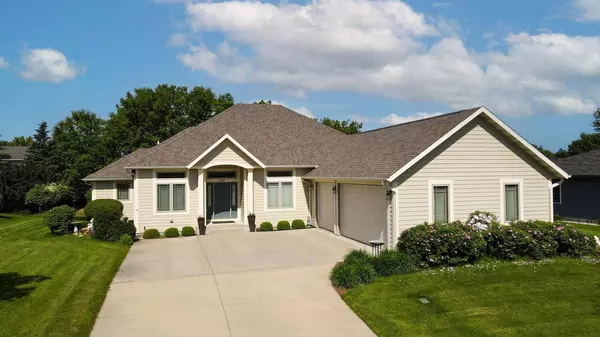 300 S SYCAMORE AVENUE, Marshfield, WI 54449