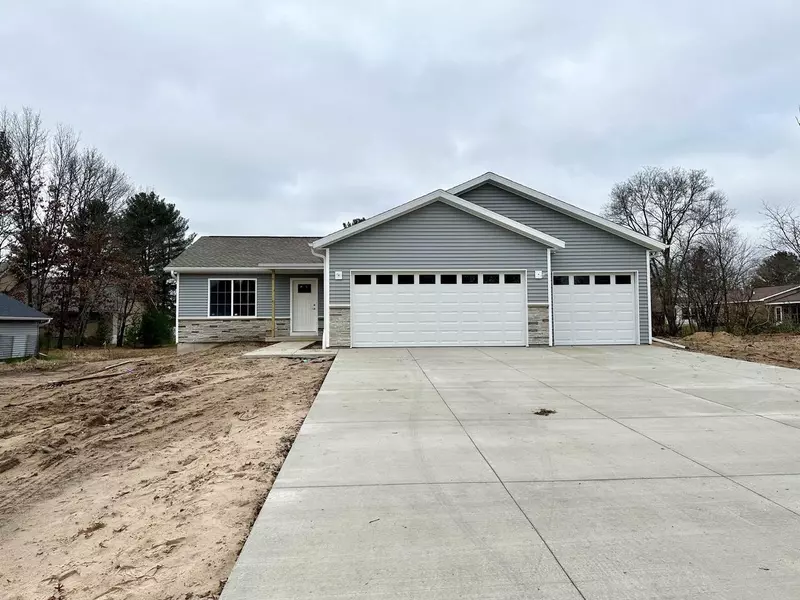 2411 TRAILS MEET CIRCLE, Stevens Point, WI 54481