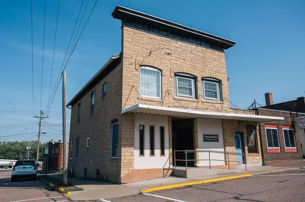Neillsville, WI 54456,141 W 6TH STREET