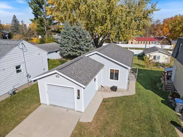 207 W DOEGE STREET, Marshfield, WI 54449