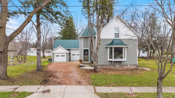 709 E 9TH STREET, Marshfield, WI 54449