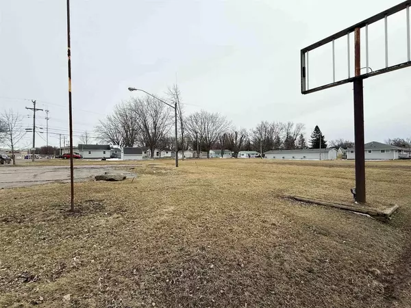 416 & 418 N 4TH STREET, Abbotsford, WI 54405