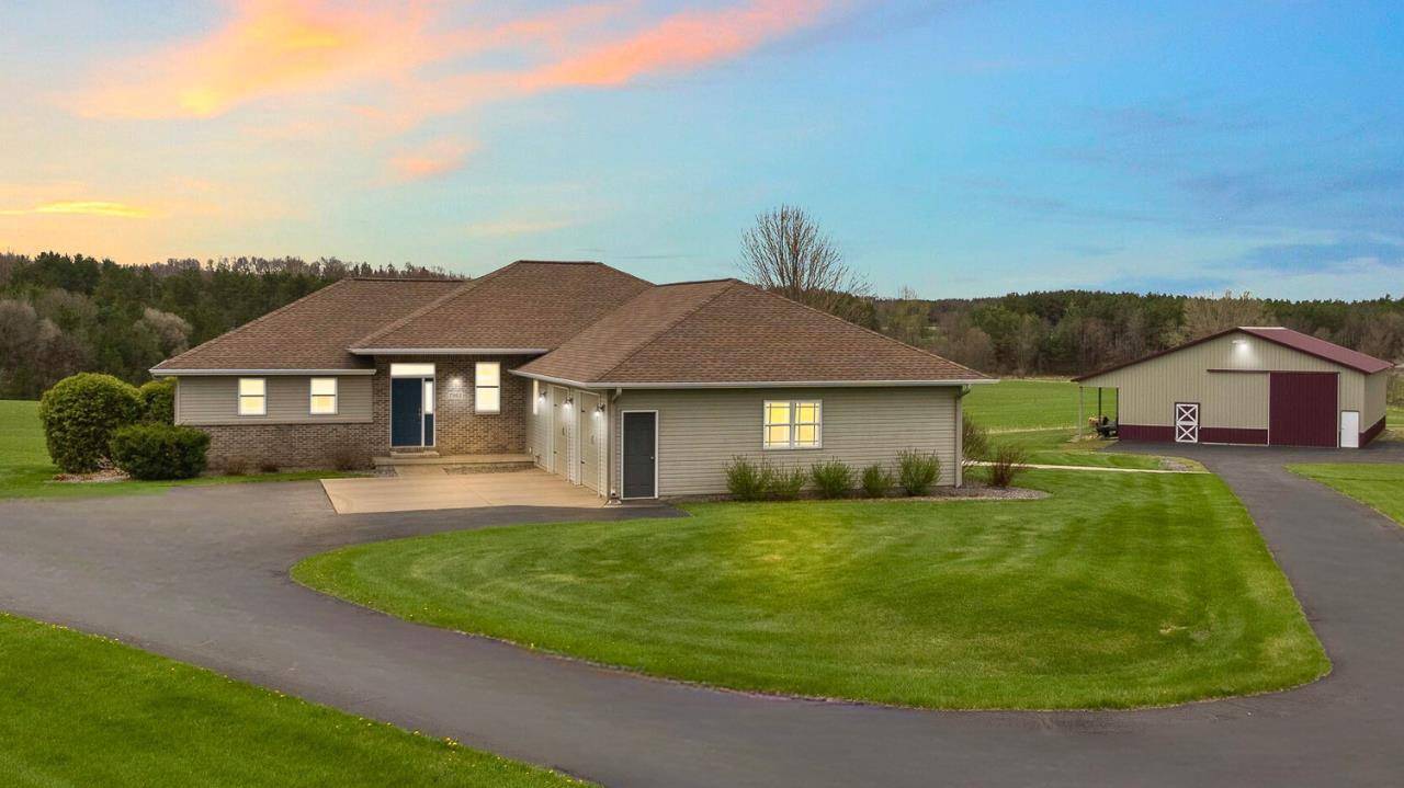 Custer, WI 54423,7965 ROLLING HILLS ROAD