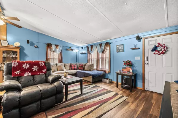 Almond, WI 54909,7244 PINE TREE DRIVE