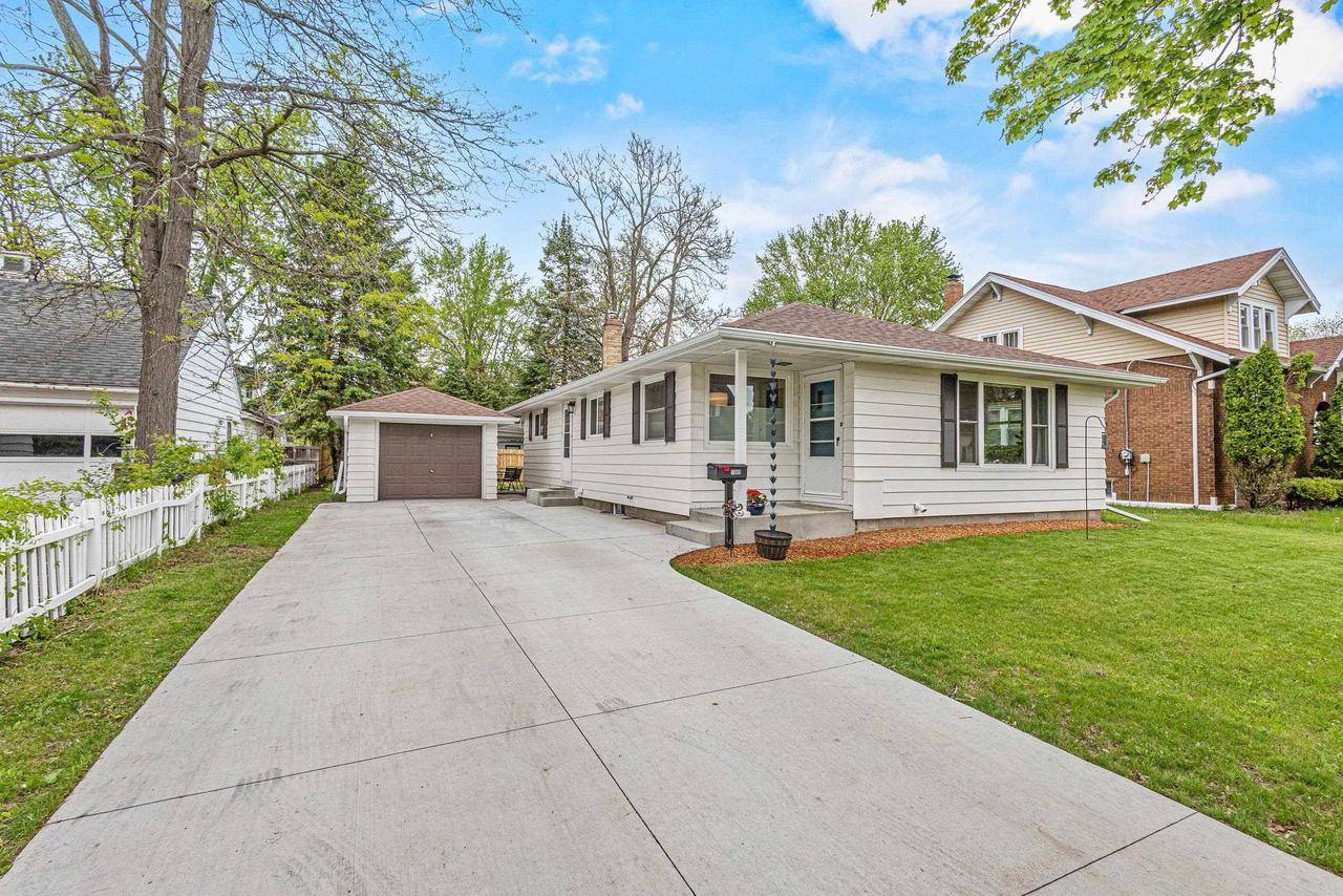 Stevens Point, WI 54481,1008 FOURTH AVENUE