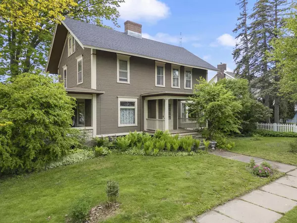 300 S VINE AVENUE, Marshfield, WI 54449