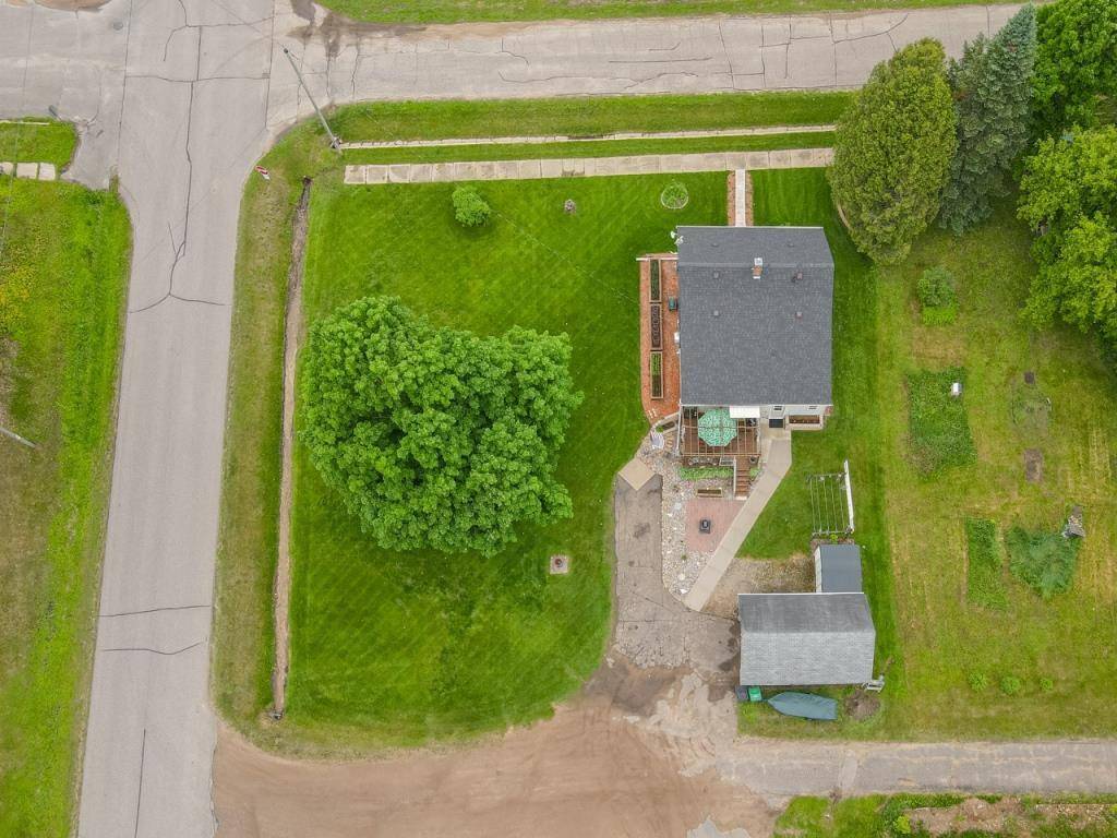Mattoon, WI 54450,406 FLINT AVENUE