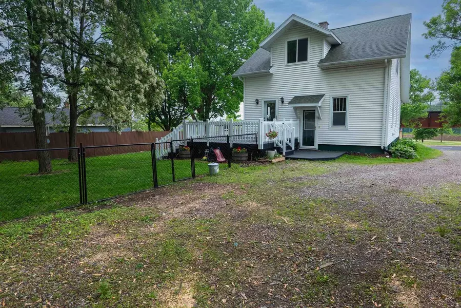 611 W DEPOT STREET, Marshfield, WI 54449