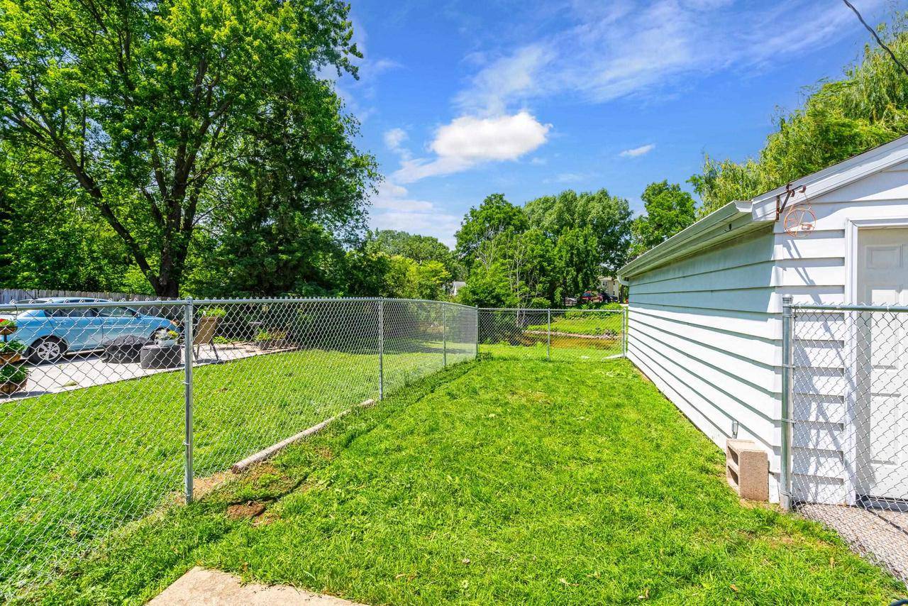 Neenah, WI 54956,1133-1135 PRIMROSE COURT