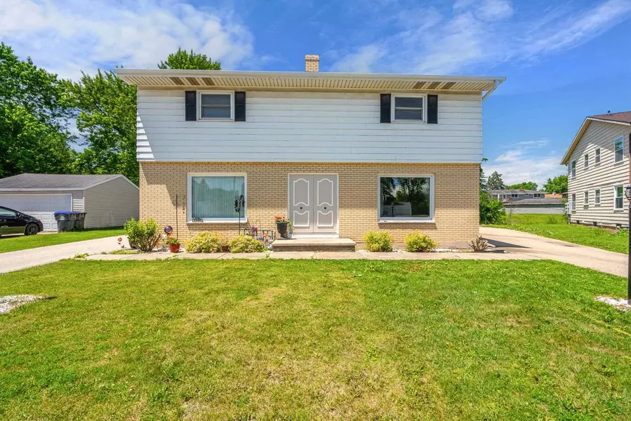 1133-1135 PRIMROSE COURT, Neenah, WI 54956