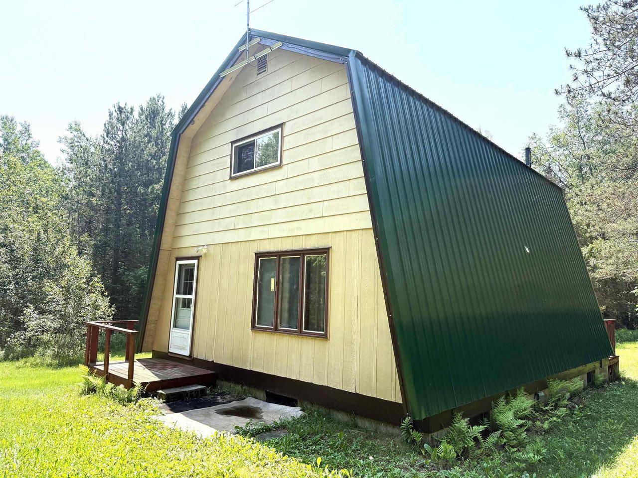 7786 DANIELCZAK ROAD, Armstrong Creek, WI 54103