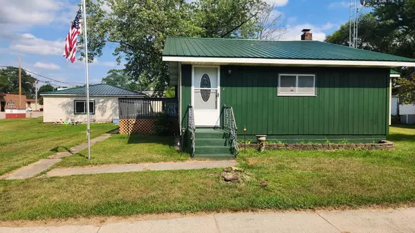 Adams, WI 53910,108 S OAK STREET