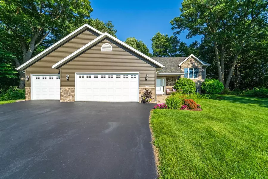 2581 MOONDANCE DRIVE, Kronenwetter, WI 54455