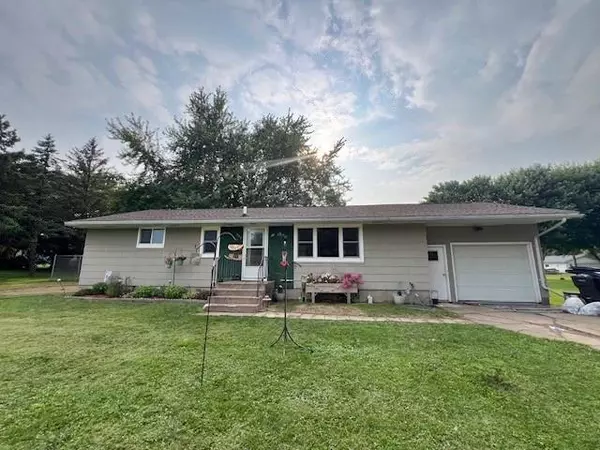 105 N 6TH STREET, Abbotsford, WI 54405