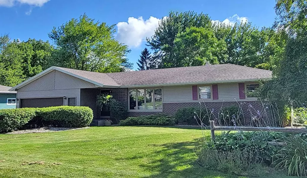 1701 N PALMETTO AVENUE, Marshfield, WI 54449