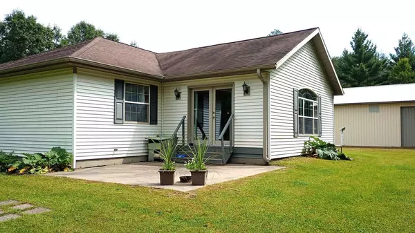 Neillsville, WI 54456,W8135 SAND ROAD