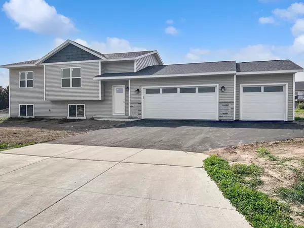 2104 S COTTONWOOD AVENUE, Marshfield, WI 54449