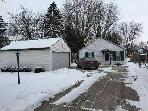 1136 KELLOGG, Green Bay, WI 54303