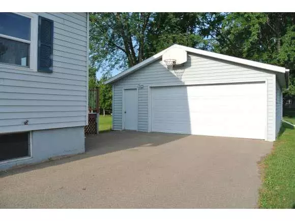 Seymour, WI 54165,330 DROEGER ST