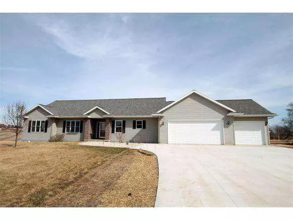 W5190 MAPLE RIDGE DR #W5190, Fond Du Lac, WI 54935