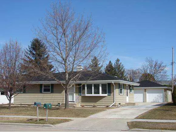 1538 BRUCE ST, Neenah, WI 54956