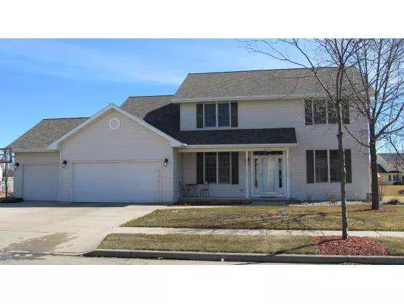 3716 S CHESTNUT LN, Appleton, WI 54915