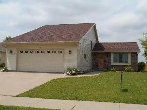 1715 WOODSTOCK, Oshkosh, WI 54904