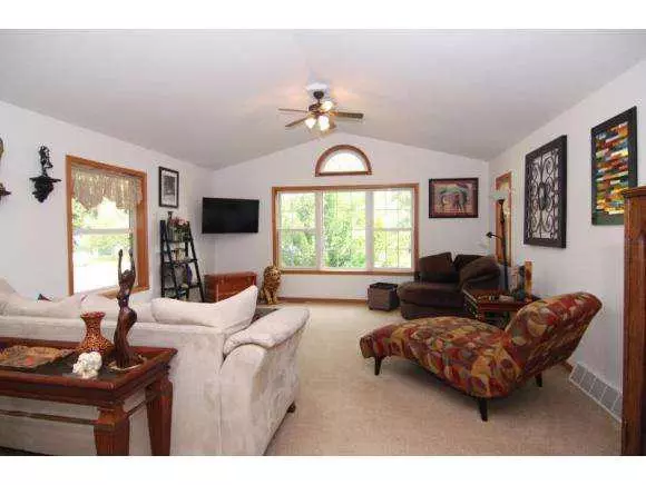 Kaukauna, WI 54130,908 DENISE CT