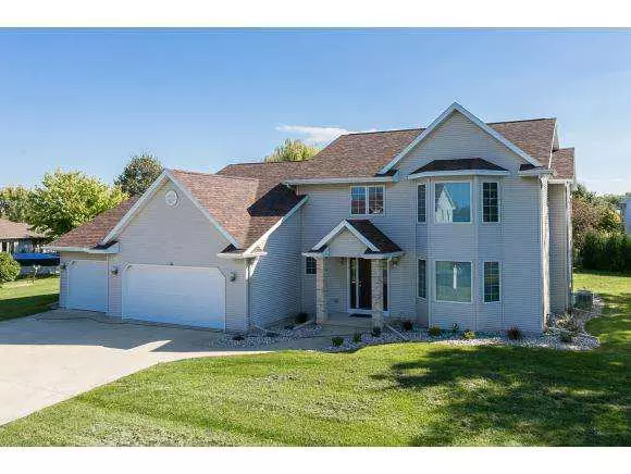 88 OVERLAND TR, Oshkosh, WI 54904