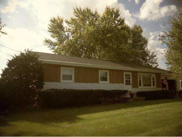 2315 W WAUKAU AVE, Oshkosh, WI 54904