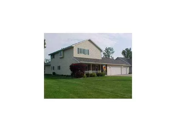 751 E RIVER DR, Omro, WI 54963