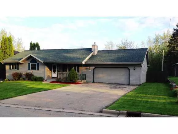 620 E WALLACE, New London, WI 54961