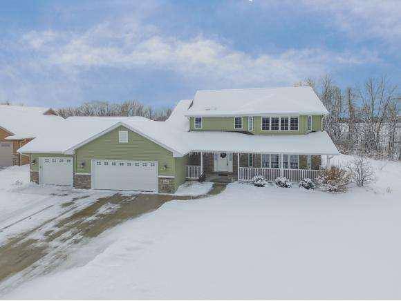 2561 MOOSE CREEK TR, Suamico, WI 54313