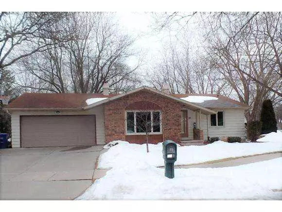 22 ST CHARLES PL, Little Chute, WI 54140