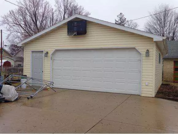 Shawano, WI 54166,816 S SMALLEY