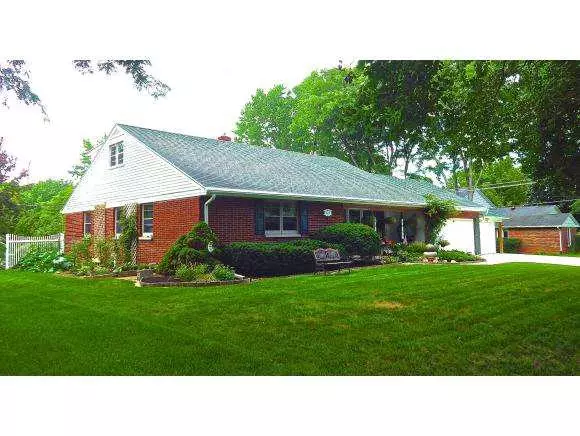 711 WAUBAUNUQUA, De Pere, WI 54115