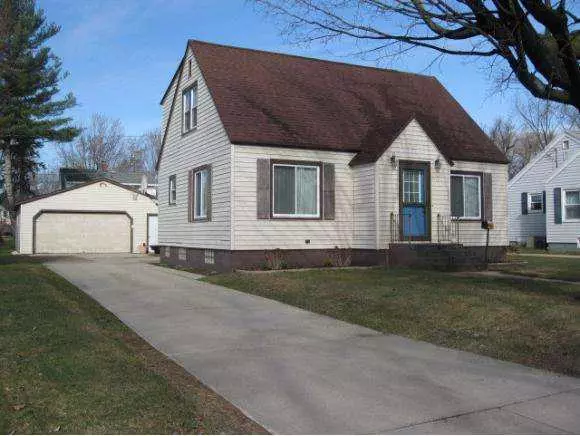 911 S SAWYER ST, Shawano, WI 54166