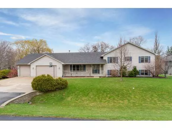 1140 RAN LIE ST, Oshkosh, WI 54904