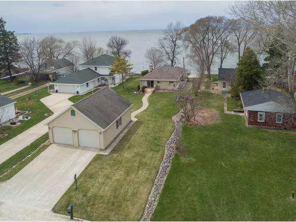 Luxemburg, WI 54217,623 ARROWHEAD BEACH RD