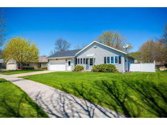 9 VALERIE DR, Appleton, WI 54915